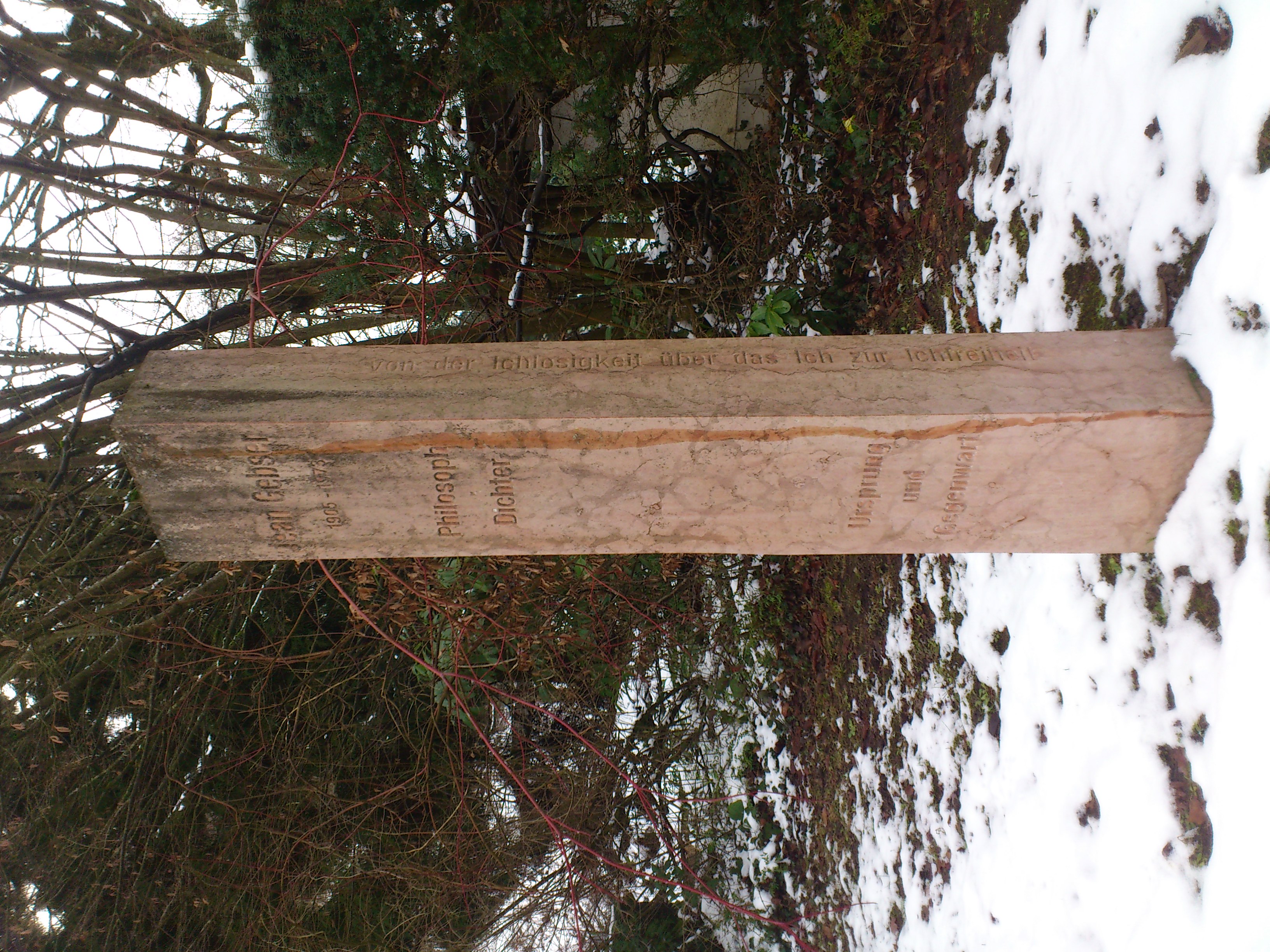 Jean Gebser - Gedenk-Stele in Wabern.JPG